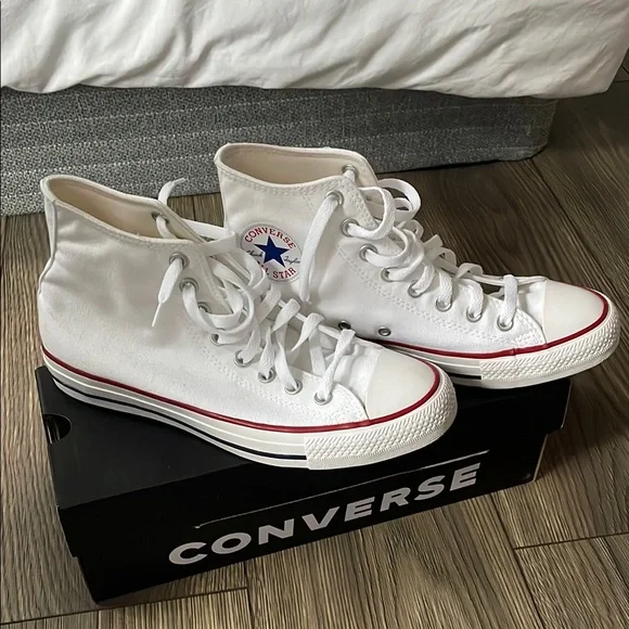 Converse | Shoes | Converse Classic White Hightops With Red  display picture 1